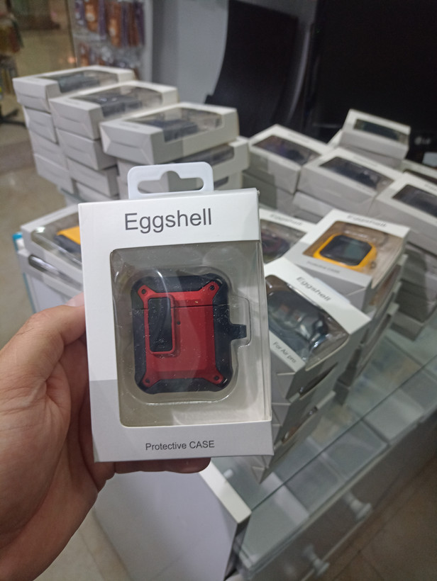 کاور ایرپاد ۳ و ۲ و پرو قفل دار eggshell